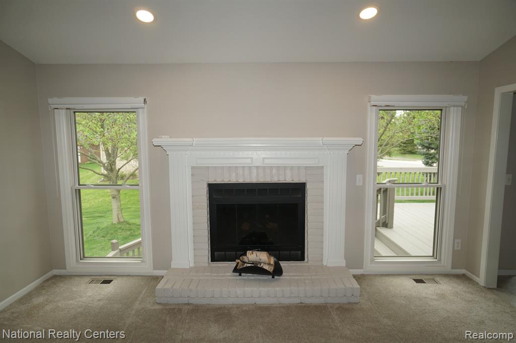 441 SANDALWOOD Drive, Rochester Hills, MI 48307 — Photo 3