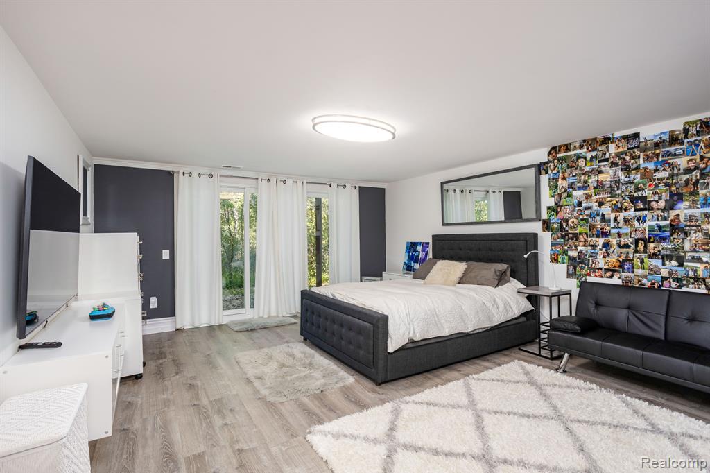 5130 OAKBROOKE Drive, West Bloomfield, MI 48323 — Photo 35