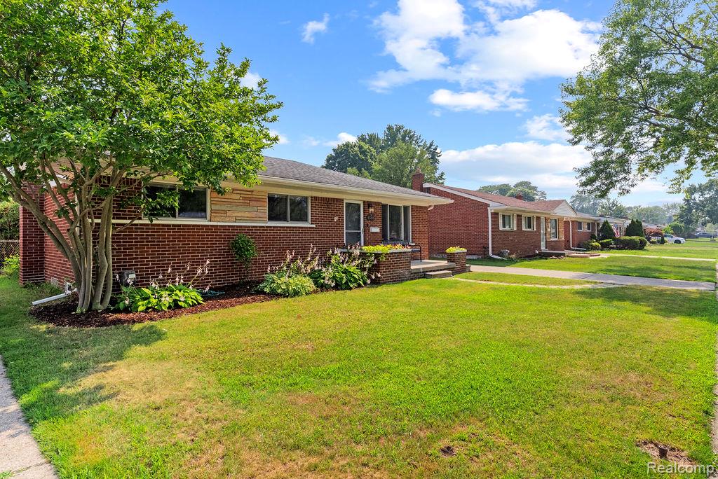 4588 Fenwick Drive, Warren, MI 48092 — Photo 33