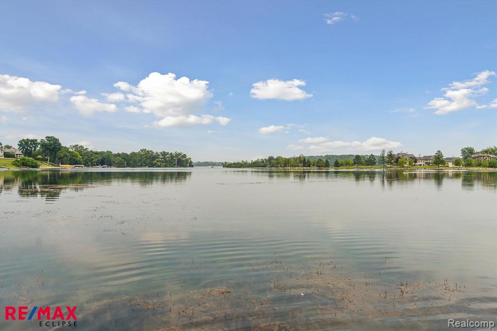 5405 Possum Lane, Orchard Lake Village, MI 48324 — Photo 37