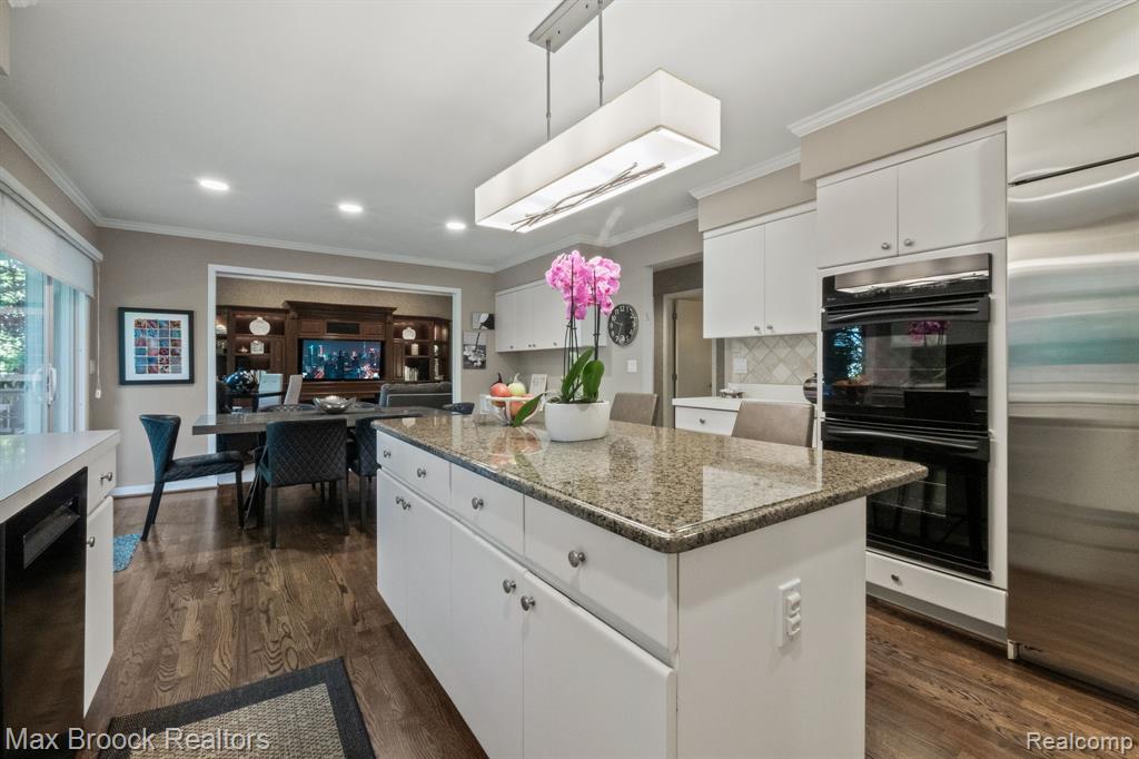 6566 Bristol Drive, West Bloomfield, MI — Photo 13