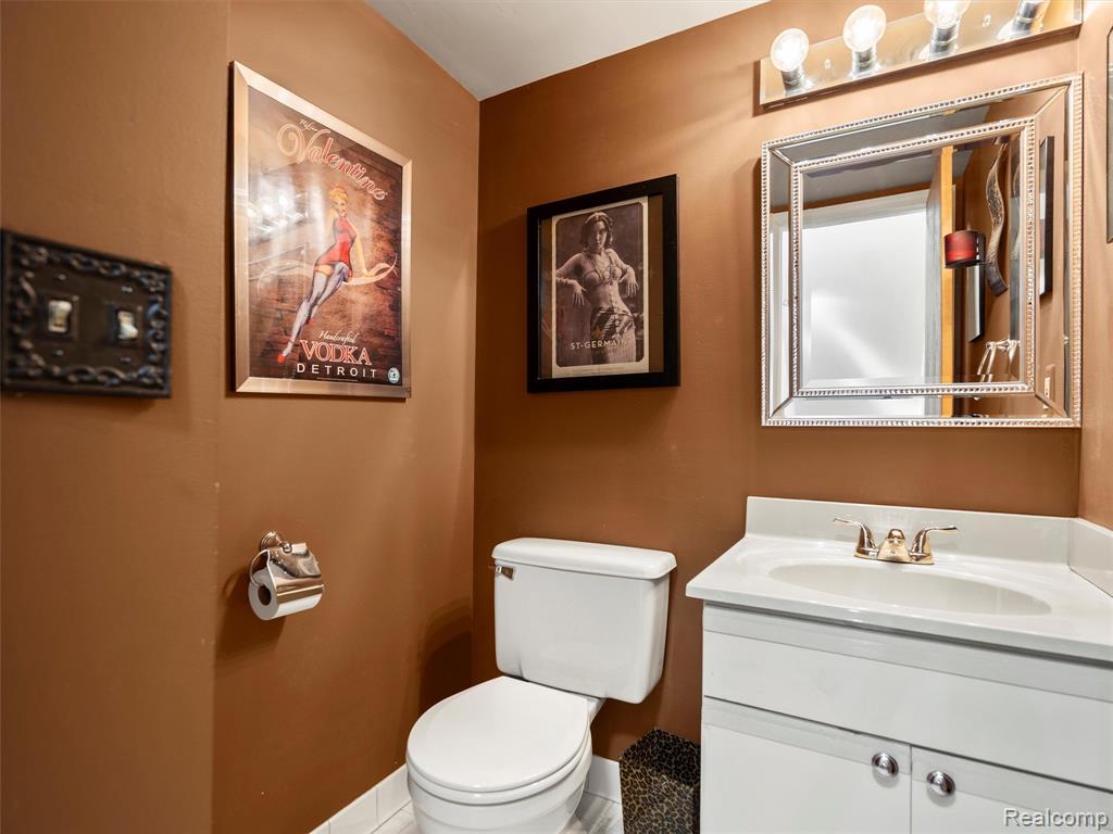 9026 E Bluewater Drive, Clarkston, MI 48348 — Photo 10