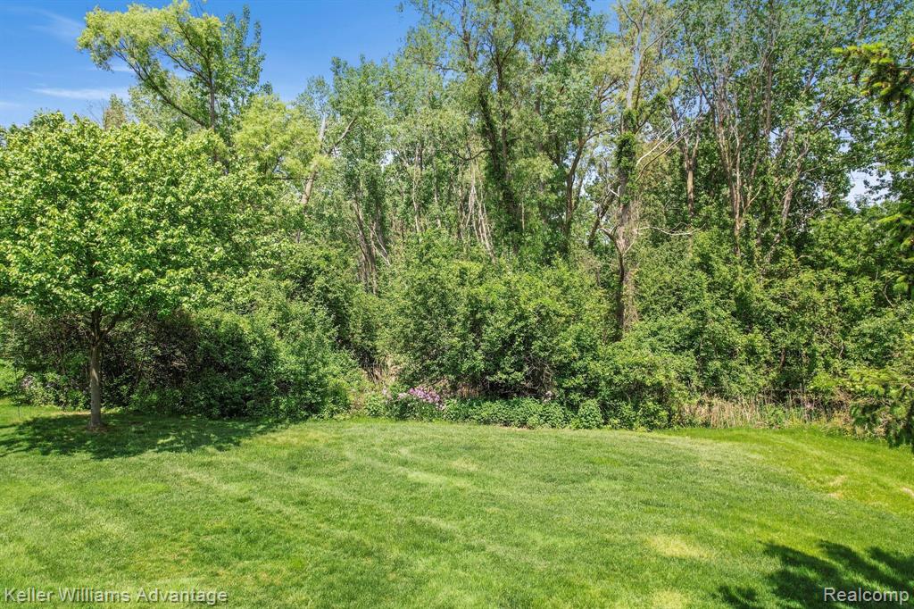 390 Mulberry Drive, Commerce Twp, MI 48390 — Photo 44