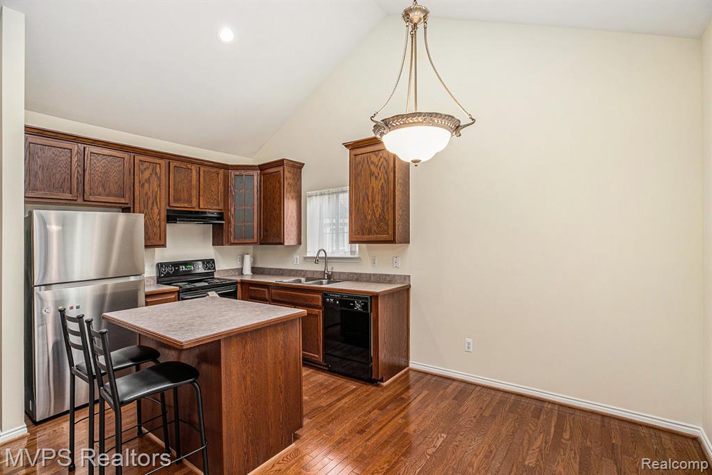 42640 Park Cresent Drive, Sterling Heights, MI 48313 — Photo 6