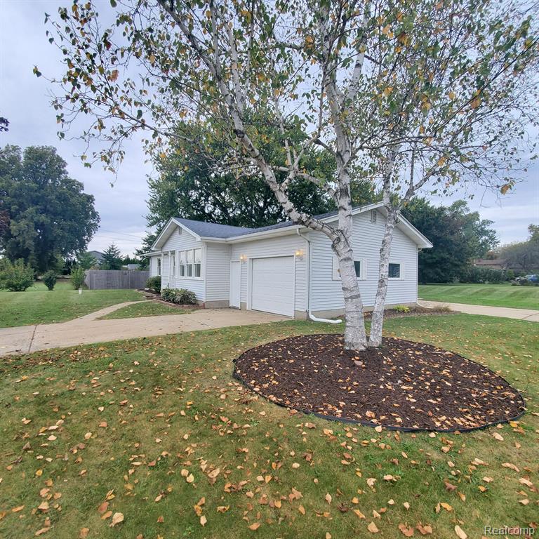 4359 E HILL Road, Grand Blanc, MI 48439 — Photo 3