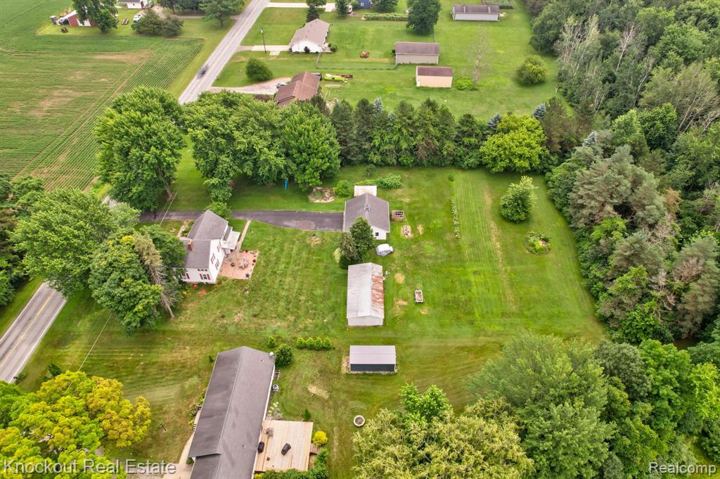 6814 Curtis Road, Bridgeport, MI 48722 — Photo 48