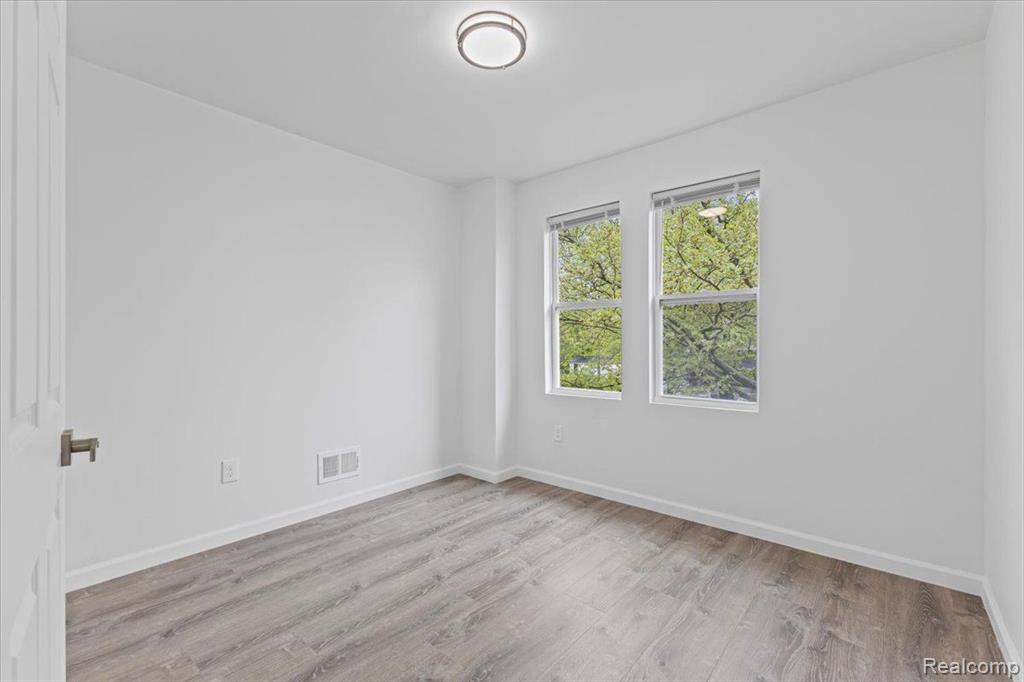 3957 Lenox Street, Detroit, MI 48215 — Photo 15
