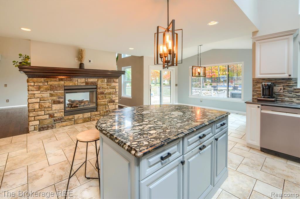 5239 Farmridge Lane, Grand Blanc, MI 48439 — Photo 21