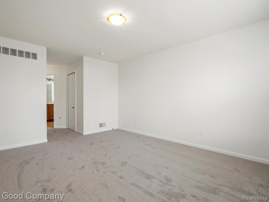 1051 PADDOCK Lane, South Lyon, MI 48178 — Photo 18