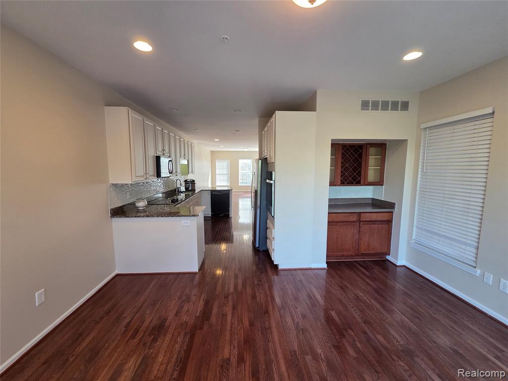 526 GRATEN Street, Birmingham, MI 48009 — Photo 11