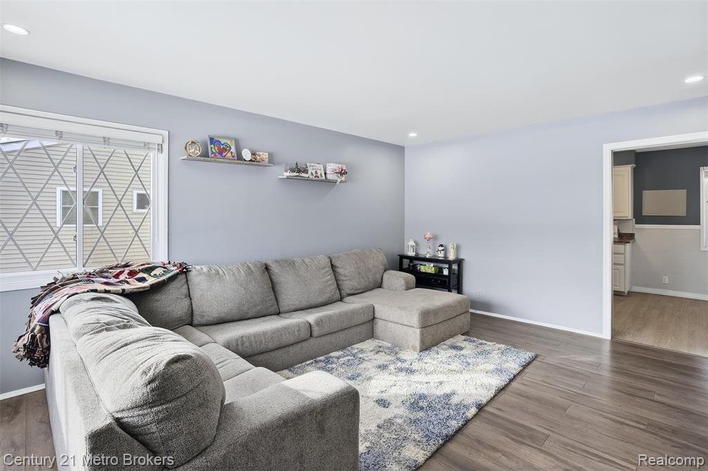 5328 Don Shenk Drive, Swartz Creek, MI 48473 — Photo 8