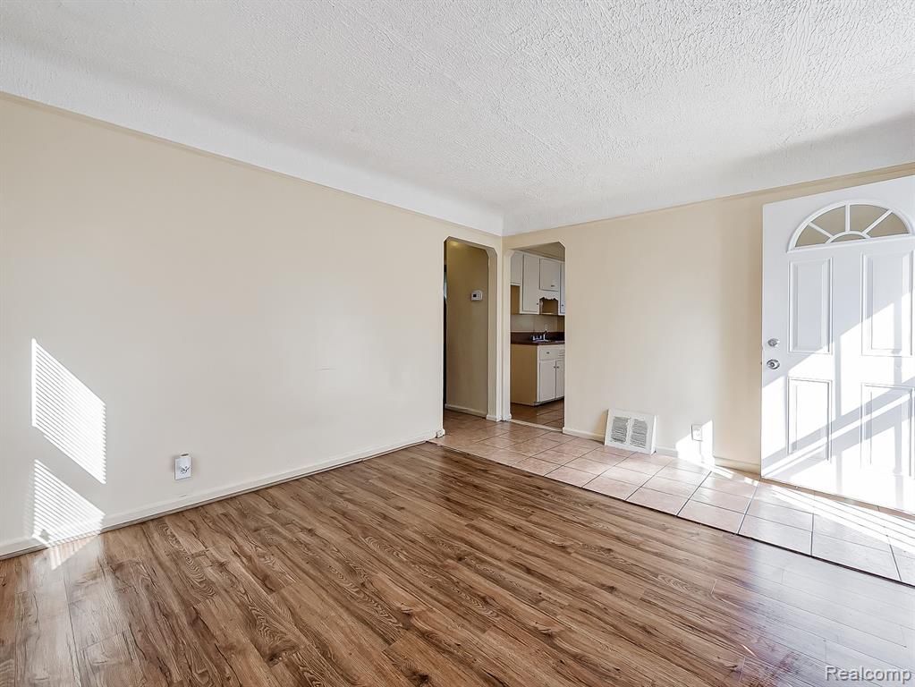 19365 Fenmore Street, Detroit, MI 48235 — Photo 5