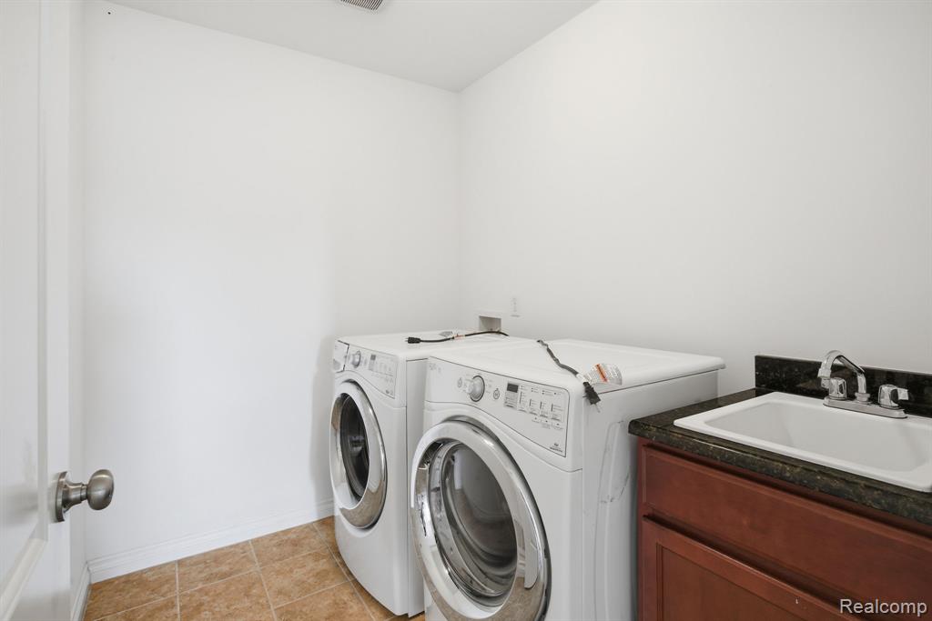 4267 Chandi Court, Ypsilanti, MI 48197 — Photo 32