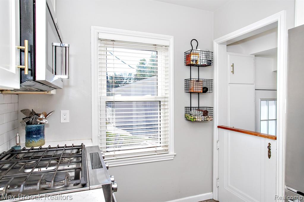 13353 Sherwood Drive, Huntington Woods, MI — Photo 17