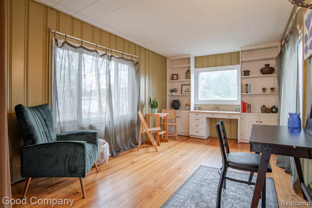 2564 WOODSTOCK Drive, Highland Park, MI 48203 — Photo 17