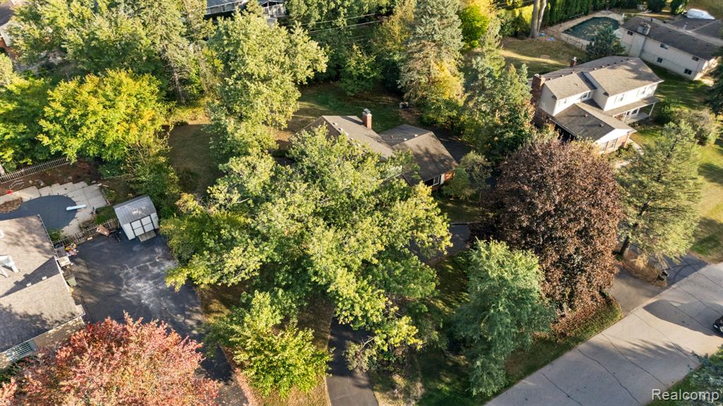6950 Killarney Drive, Troy, MI 48098 — Photo 41