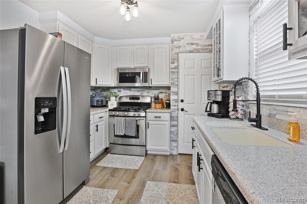 7140 Luana Avenue, Allen Park, MI 48101 — Photo 6