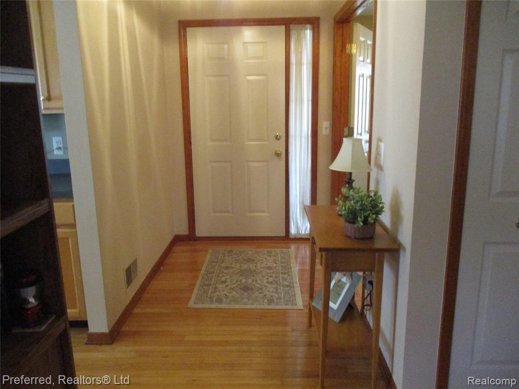 9153 Lakewood Drive, Whitmore Lake, MI 48189 — Photo 3