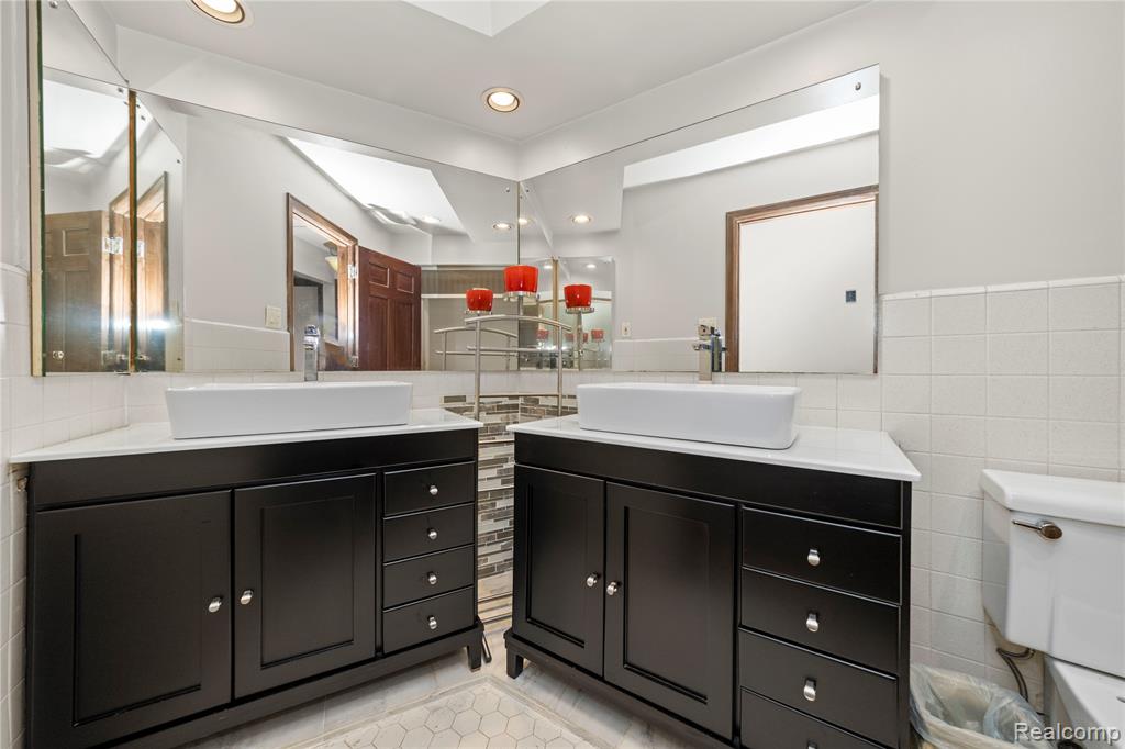 42195 Kouza Court, Belleville, MI 48111 — Photo 16