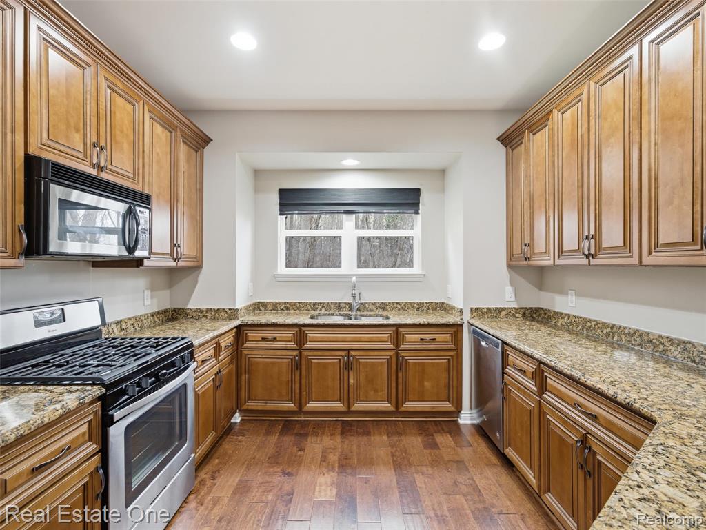 9572 Kingsway Circle, Clarkston, MI 48348 — Photo 15