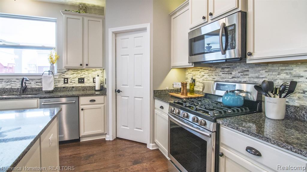 49606 E CENTRAL Park, Shelby Twp, MI 48317 — Photo 11