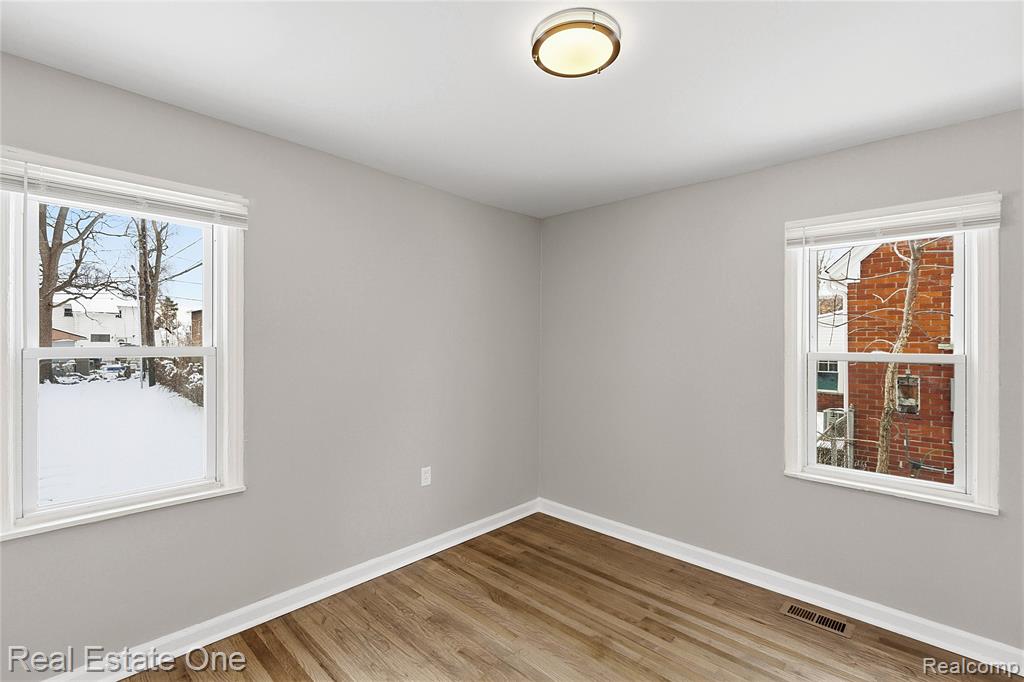 305 Liberty Street, Pontiac, MI 48341 — Photo 17