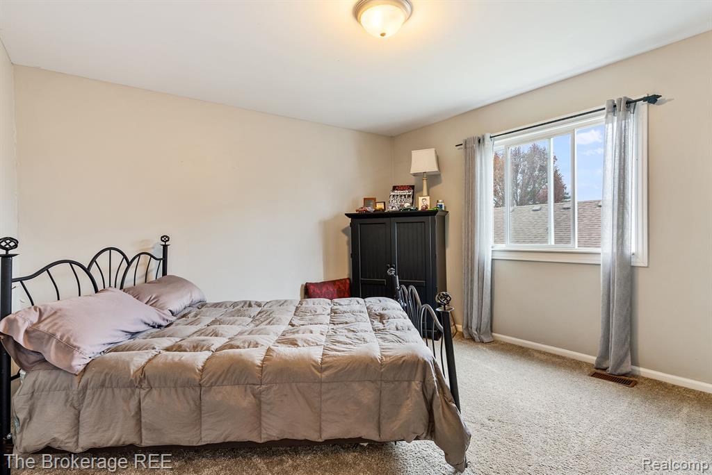 49730 WILLOWOOD Drive, Macomb, MI 48044 — Photo 29