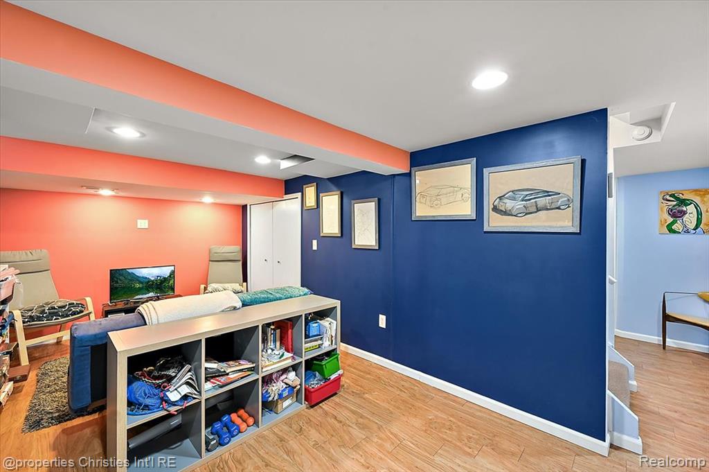 26010 Marlowe Place, Oak Park, MI 48237 — Photo 46