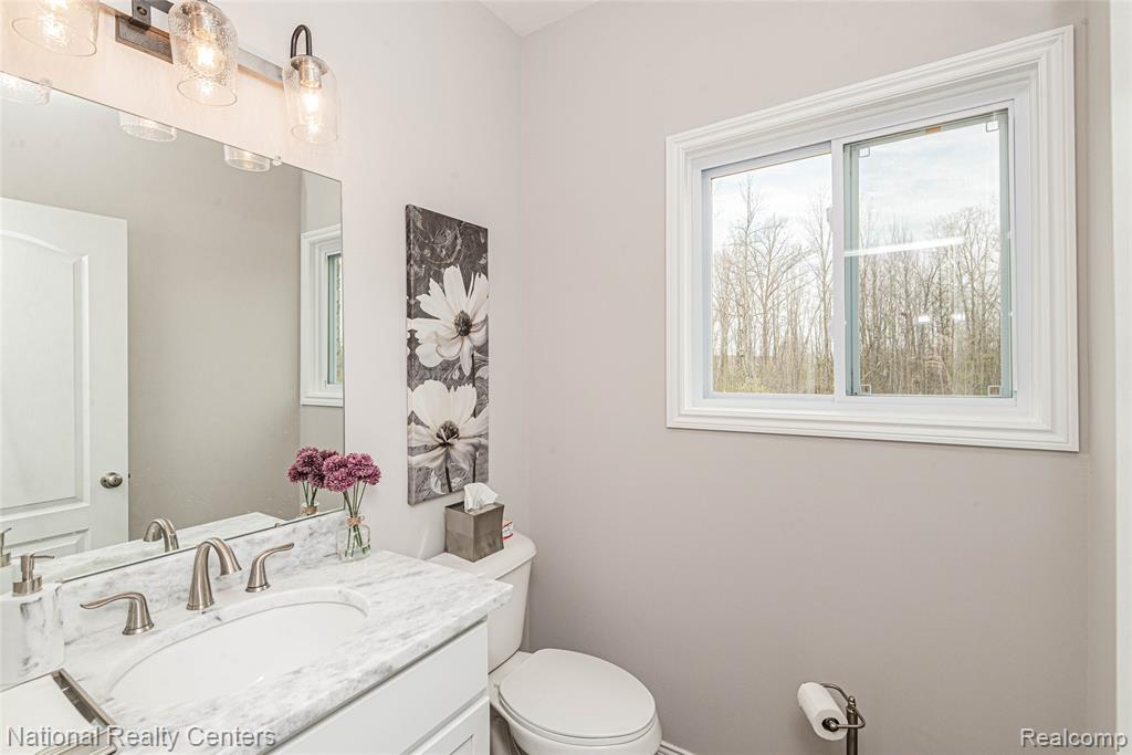 10392 Valley Creek Drive, Goodrich Vlg, MI — Photo 21
