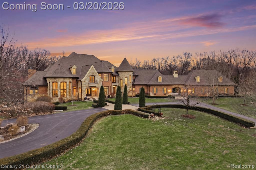 3166 W Beach Lake Drive, Milford, MI, 48380