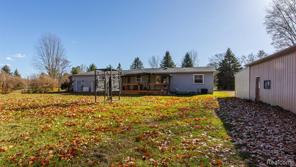 7283 Vanderploeg Lane, Imlay City, MI 48444 — Photo 38