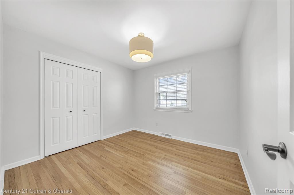 430 S WILLIAMSBURY Road, Bloomfield Hills, MI 48301 — Photo 16