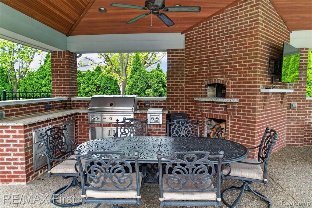 13800 Berryknoll Drive, Shelby Twp, MI 48315 — Photo 5