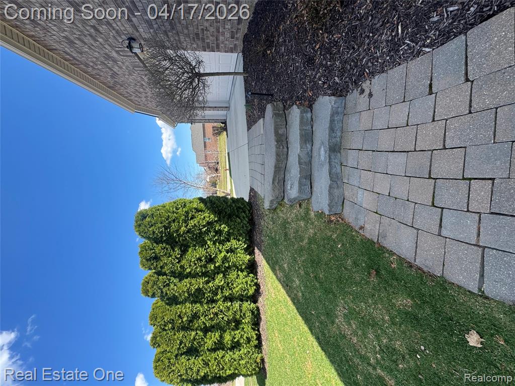 295 Eden Prairie Drive, Oakland, MI — Photo 30