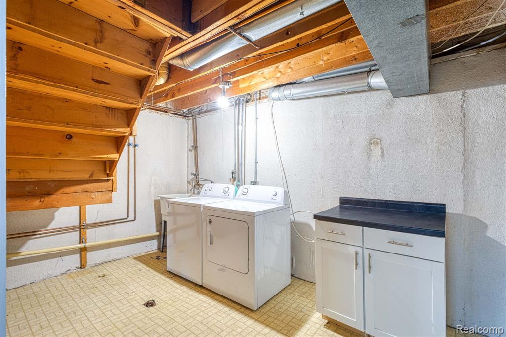 26188 SUMMERDALE Drive, Southfield, MI 48033 — Photo 32