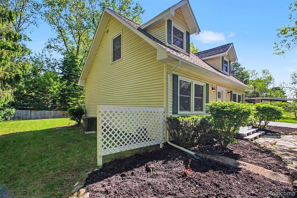 5070 W Harvard Avenue, Clarkston, MI 48348 — Photo 6