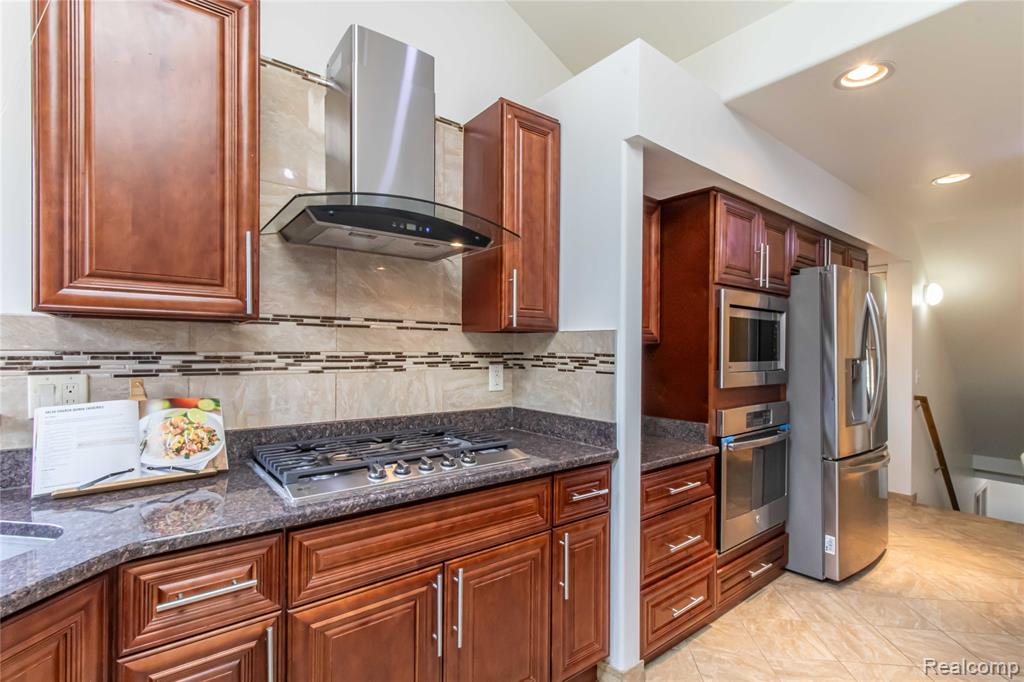 47302 Butler Lane, Novi, MI — Photo 20