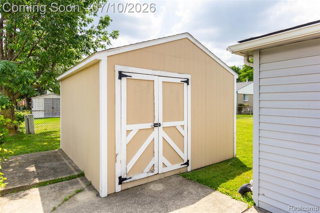 9807 Fairbanks Street, Belleville, MI 48111 — Photo 35