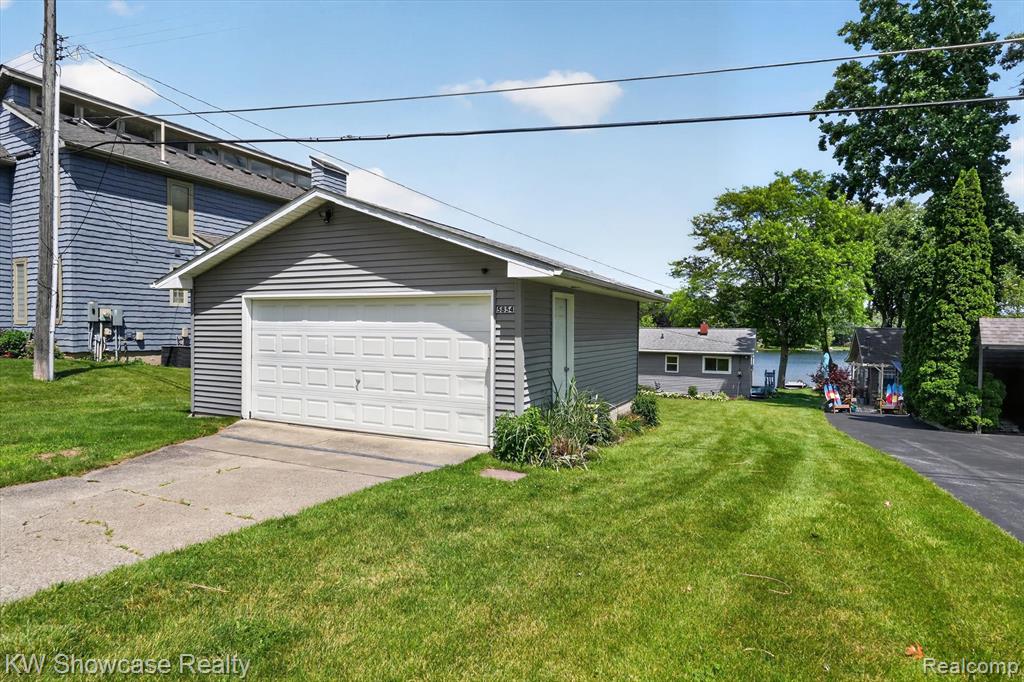 5854 Bullard Road, Fenton, MI 48430 — Photo 2