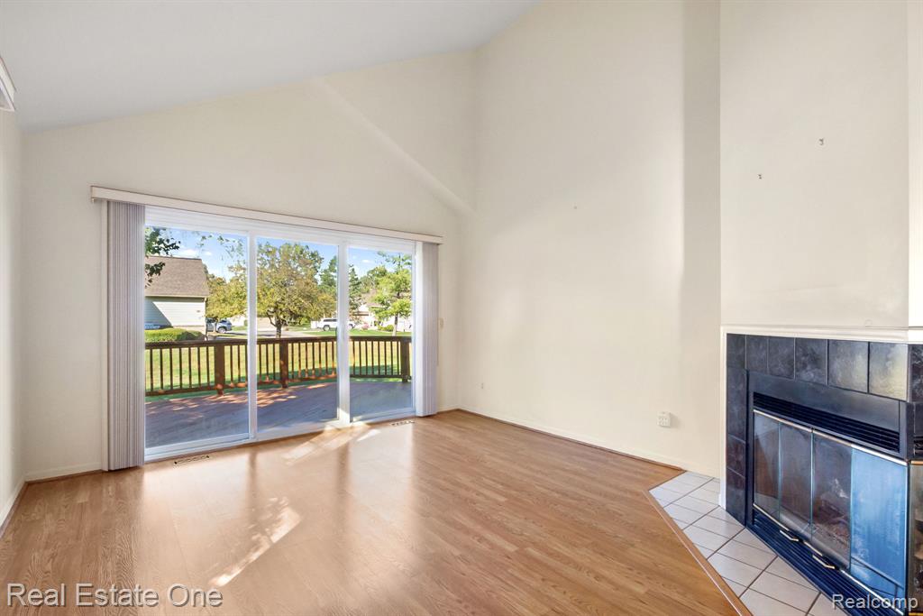 2588 Maple Forest Court, Wixom, MI 48393 — Photo 10