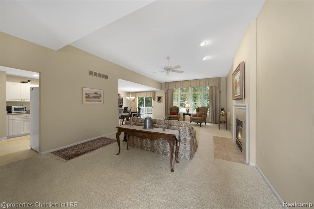 43450 COVE Drive, Clinton Twp, MI 48038 — Photo 5