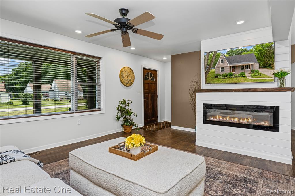 2275 Richwood Road, Auburn Hills, MI 48326 — Photo 10