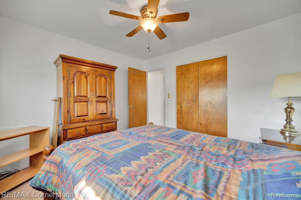 697 WORCHESTER Street, Westland, MI 48186 — Photo 15
