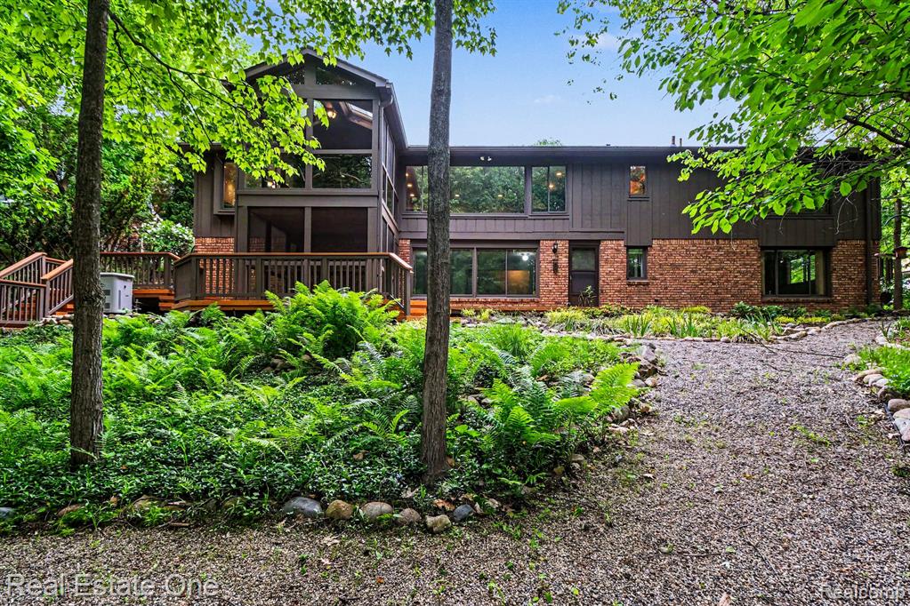 4757 Hardwoods Drive, West Bloomfield, MI 48323 — Photo 53