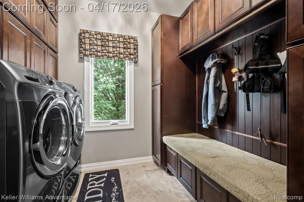 10993 Stoney Point Drive, South Lyon, MI, 48178