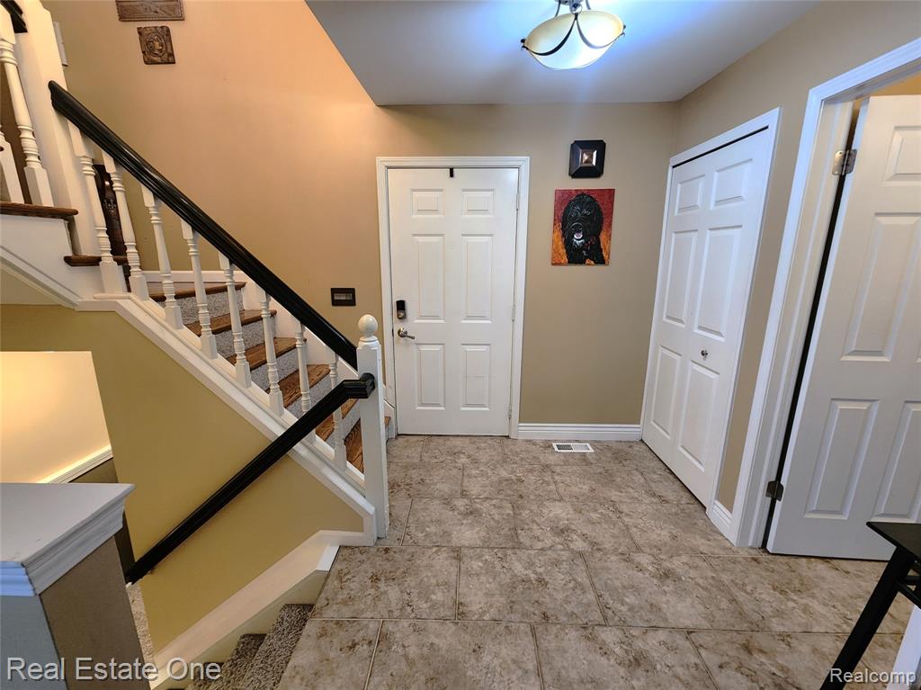 45529 Essex Drive, Macomb, MI 48044 — Photo 3
