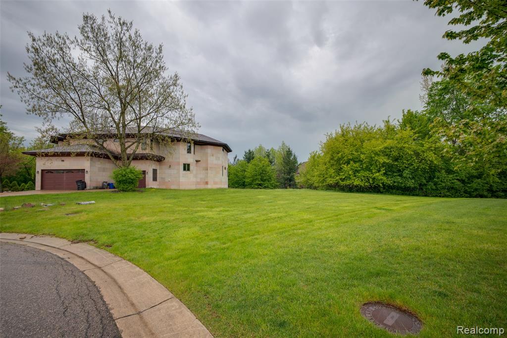 5057 Karachi Street, West Bloomfield, MI — Photo 4