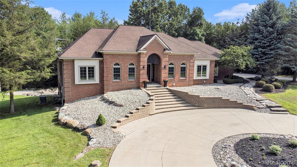 6439 Cohoctah Road, Fenton, MI 48430 — Photo 39