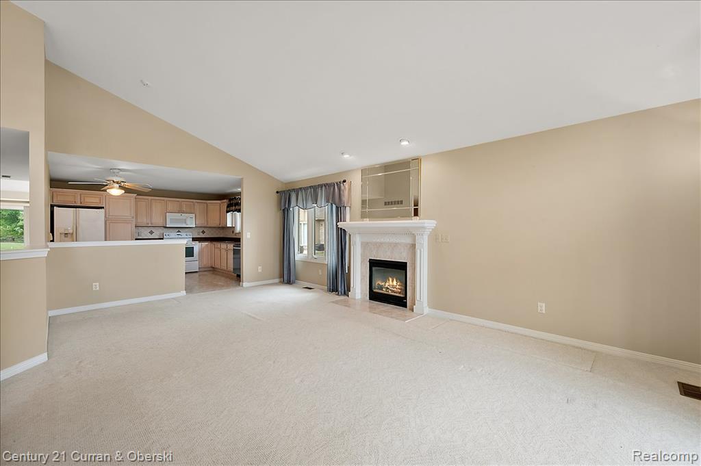 52179 Sawmill Creek Drive, Macomb, MI 48042 — Photo 13