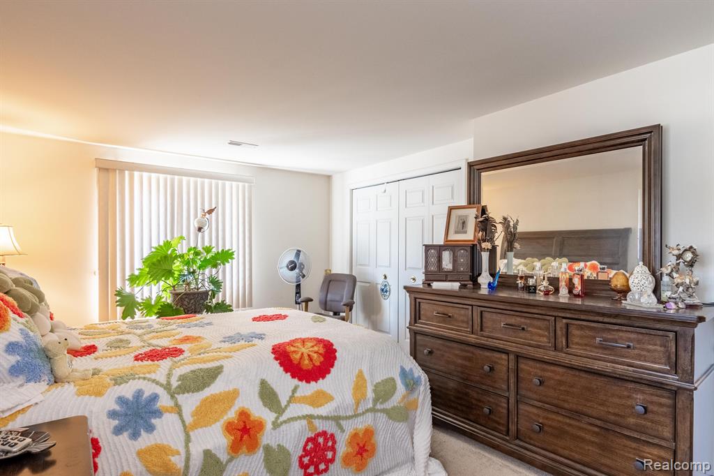 16233 TERRACE VILLAGE Drive, Taylor, MI 48180 — Photo 19